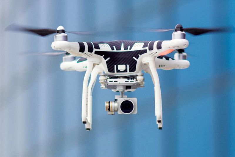 Mengenal Pola Asuh Milenial : "Drone Parenting"