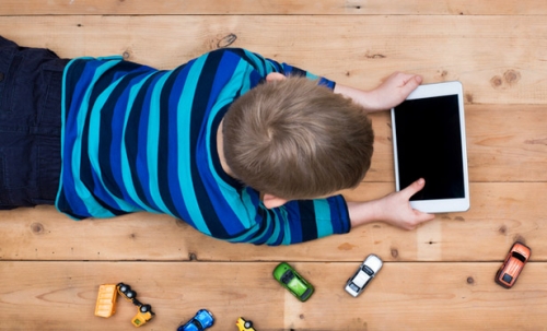 6 Tips Mencegah Kecanduan Gadget Anak